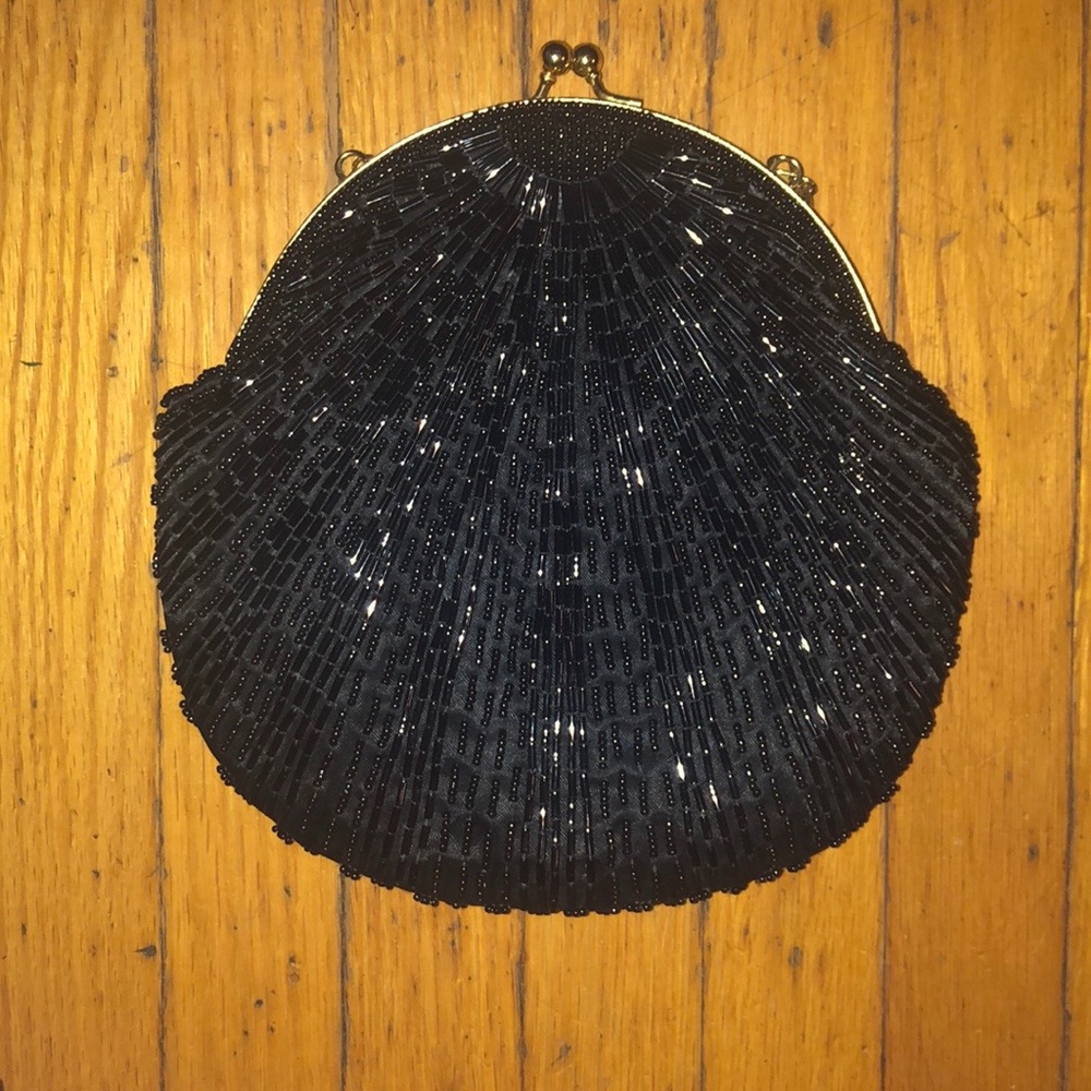 Beaded Shell Bag - Picture 2 of 4
